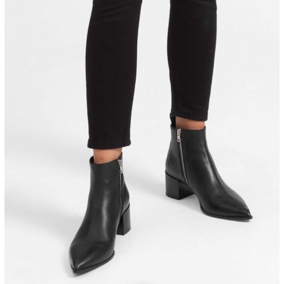 Everlane Shoes - ⭐️Everlane Boss Boot-accessories included EUC⭐️
